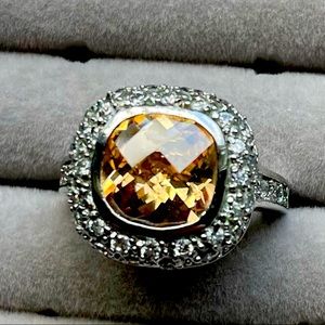 Stunning Premier Designs Fashion Ring